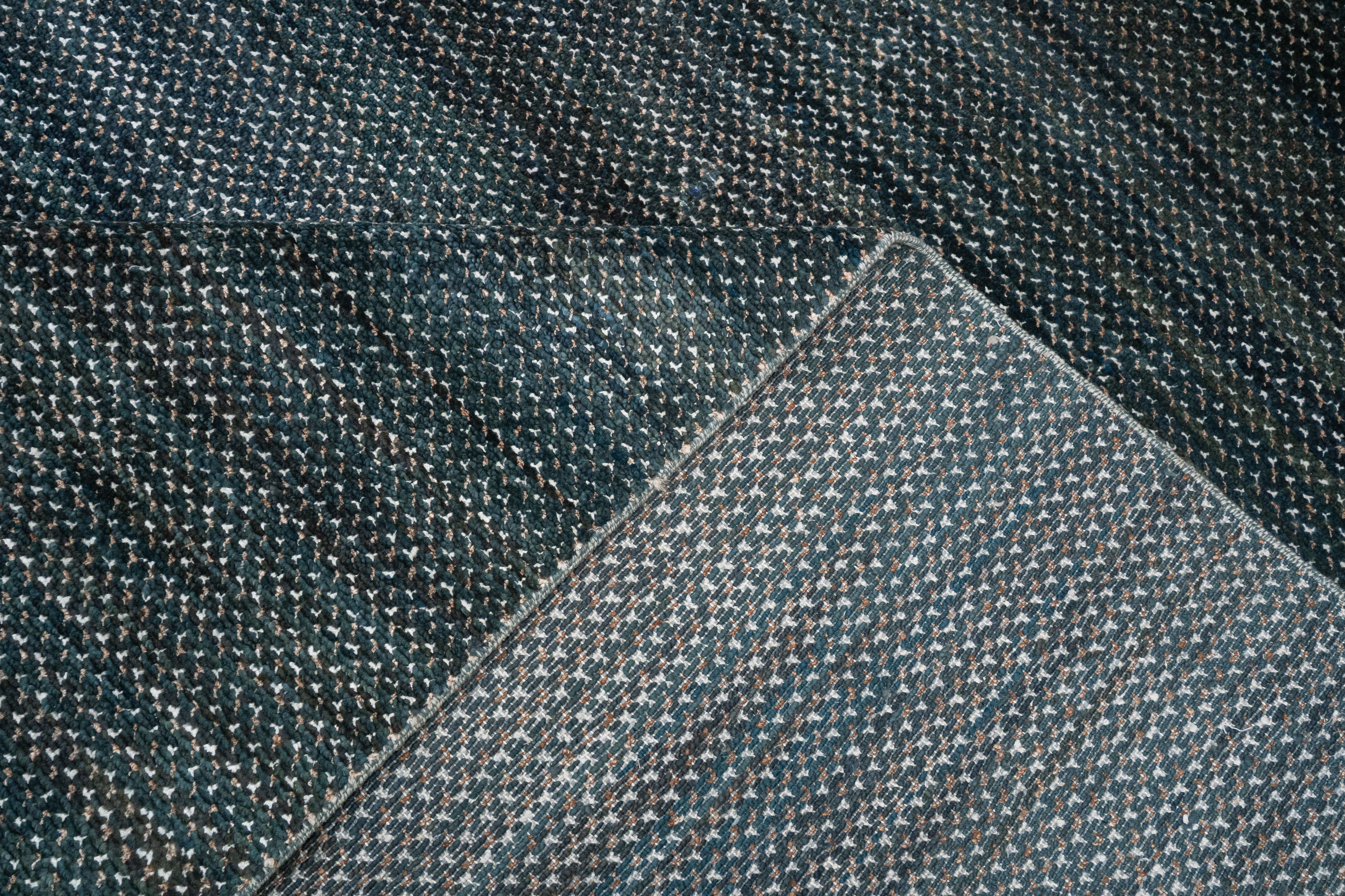 Handknotted Carpet, DIA: 37 MOD- 007, D. BLUE & BROWN